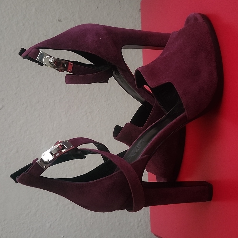 Hermès Nina Purple Suede Heels